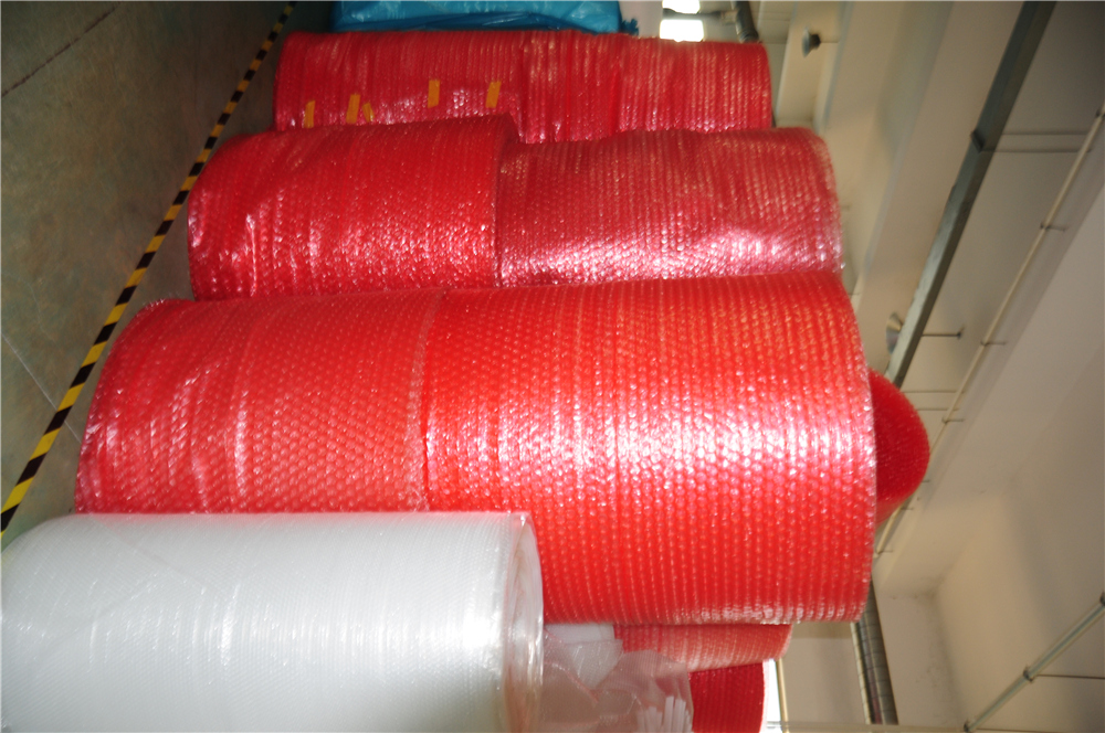 红色气泡膜抗静电卷料