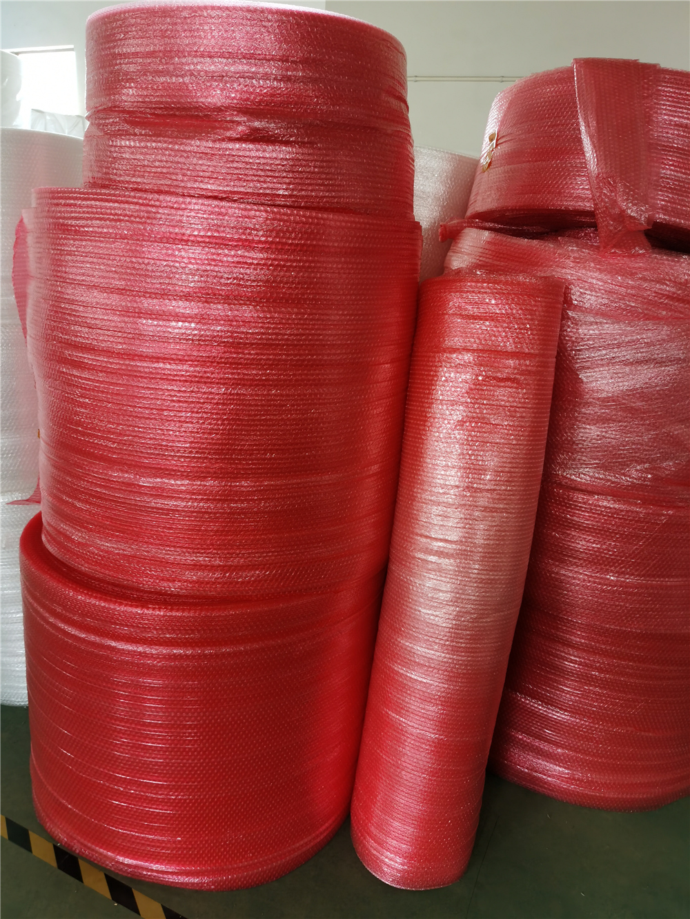 红色气泡膜卷料